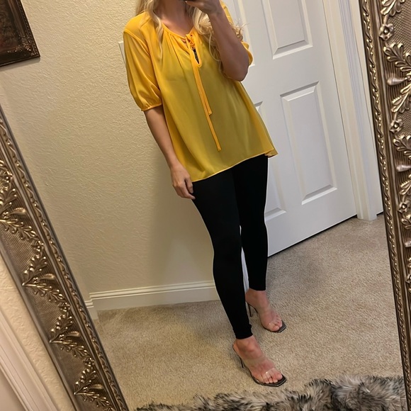 Nicole by Nicole Miller Tops - 🌼Nicole by Nicole Miller🌼 vibrant yellow sheer top,size M